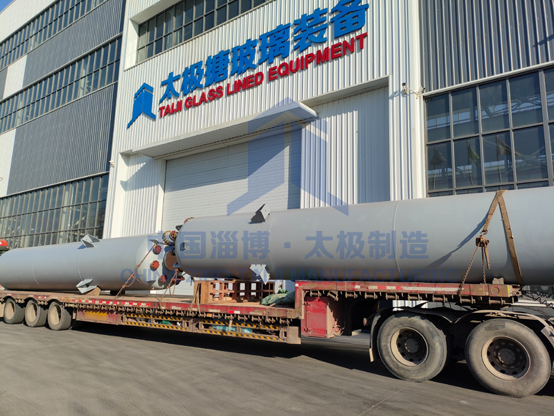 10 米長立式非標搪玻璃儲罐成功發貨