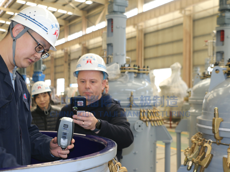 太極出口搪玻璃反應(yīng)釜高分通過(guò)國(guó)際嚴(yán)苛檢驗(yàn)